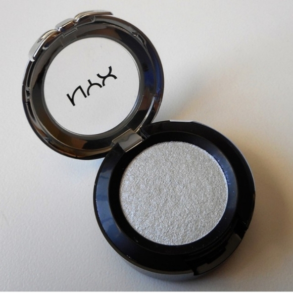 FREE AddOn NYX Prismatic Eyeshadow - Frostbite | Halloween - Picture 5 of 10